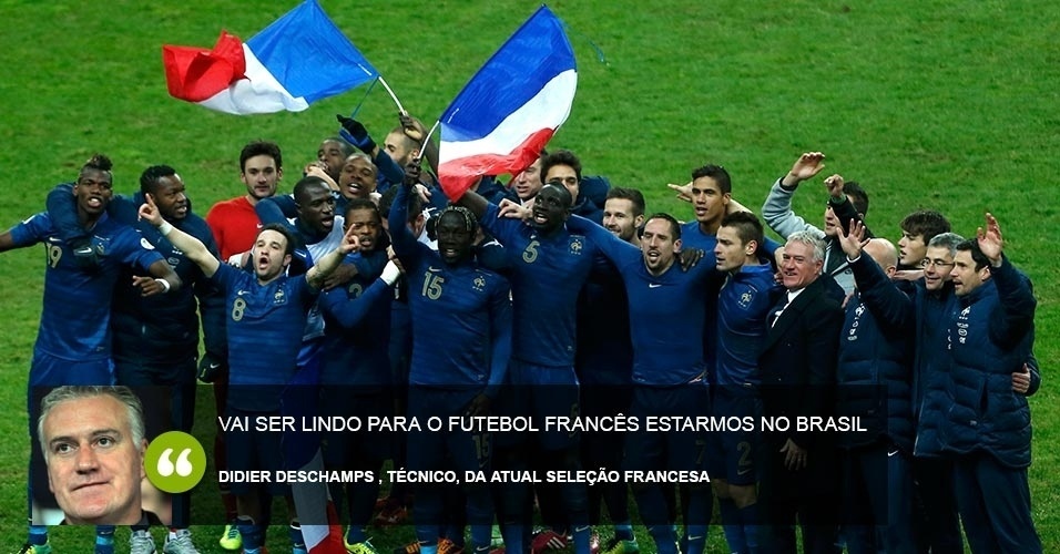 19.nov.2013 - Jogadores e comissão técnica da França comemoram a classificação do país para a Copa do Mundo de 2014