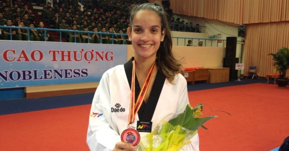 Raphaella foi ouro nos Jogos Sul-Americanos de Medellín, em 2010, e foi campeã dos Jogos da Lusofonia de Lisboa, em 2009