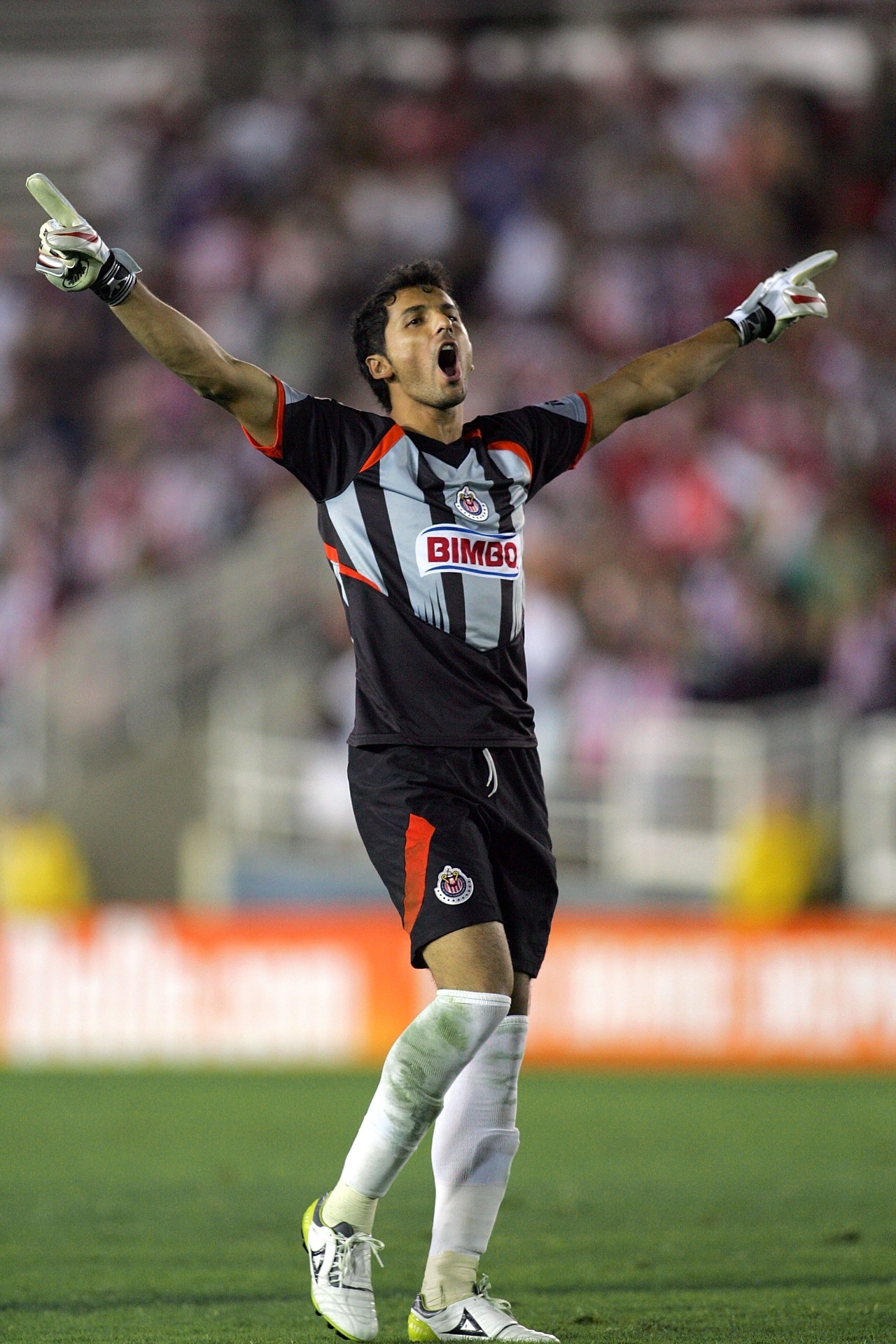 Goleiro Luis Michel, do Chivas Guadalajara - Victor Decolongon/Getty Images