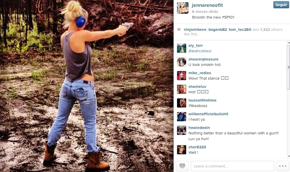 Jenna Renee costuma postar fotos de seu hobby preferido nas redes sociais: atirar. De pistolas a arco e flecha, ela mostra sua pontaria e ganha seus "brinquedinhos" do namorado, o lutador do UFC Travis Browne - Reprodução/Instagram