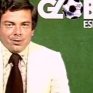 Luciano do Valle em reprodução de vídeo de quando apresentava o Globo Esporte; ele trocou a Globo pela Record no começo dos anos 1980 e em seguida começou sua longa carreira na Band - Reprodução