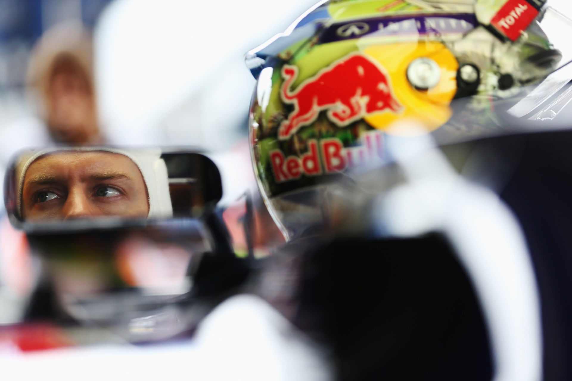 22.11.2013 - Sebastian Vettel no primeiro treino livre do GP Brasil - Mark Thompson/Getty Images