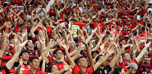 A torcida do Flamengo promete grande festa para apoiar o time na Arena Pantanal - Julio Cesar Guimaraes/UOL