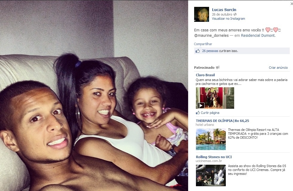 Maurine e Lucas Surcin, filho do ídolo corintiano Marcelinho Carioca, posam juntos e mostram o clima de romance; casal está namorando e faz juras de amor nas redes sociais - Reprodução/Facebook