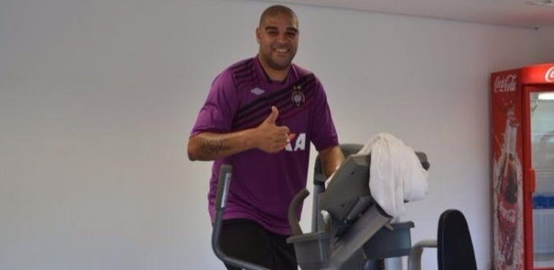 Adriano vem trabalhando a parte física no Atlético-PR desde dezembro - Adriano/Twittter