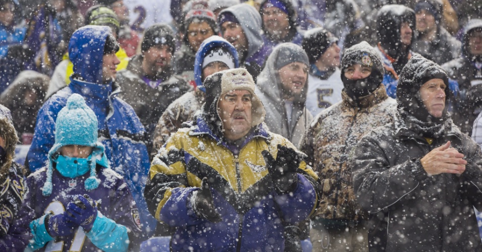 8.dez.2013 - Mesmo com a forte nevasca que atingiu a costa leste norte-americana, torcedores marcaram presença na partida entre Minnesota Vikings e Baltimore Ravens