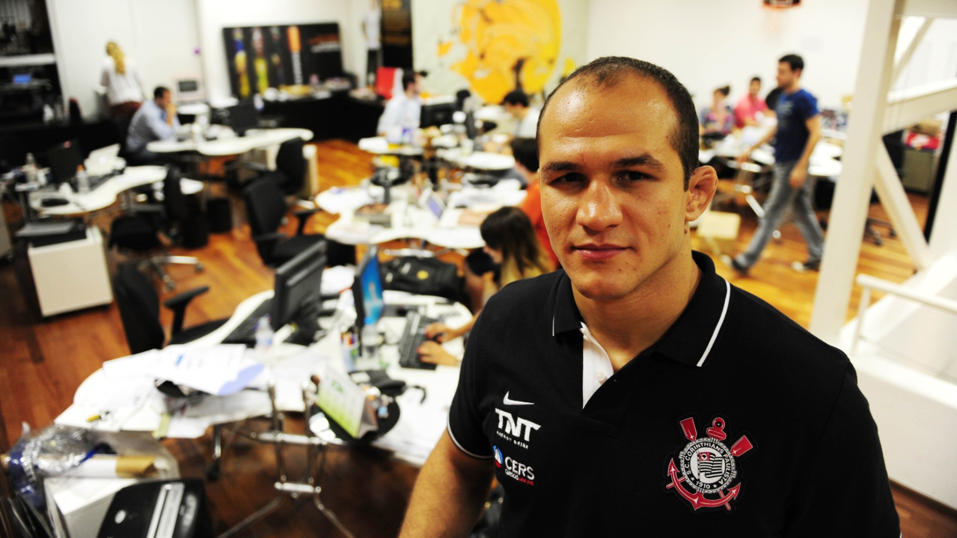 Ex-campeão dos pesos pesados do UFC, Junior Cigano concedeu entrevista ao UOL na sede da 9ine, em São Paulo