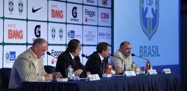 Flávio Murtosa, Carlos Alberto Parreira, Galvão Bueno e Felipão (da dir. à esq.) durante debate no Footecon