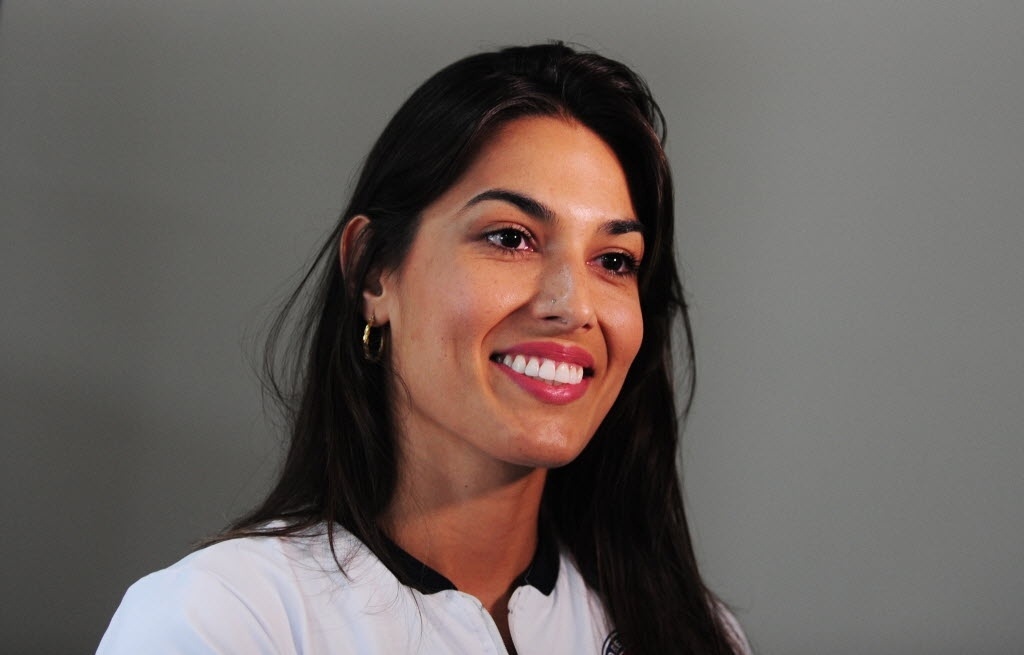 12.dez.2013 - Luciane Escouto, a "Miss do vôlei", foi apresentada nesta quarta-feira pelo Barueri - undefined