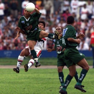 No Brasileiro de 99, o Gama seria rebaixado, uma posição abaixo do Botafogo. Mas o clube do Distrito Federal alegava que o clube carioca não poderia ficar com os três pontos da derrota do São Paulo. Tentou de tudo e foi até a justiça comum, ganhando a causa. - Beto Barata Folhapress