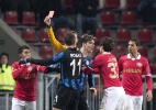 Atleta é expulso, troca empurrões e faz provocações em jogo do PSV na Liga - AFP PHOTO/ANP MARCEL VAN HOORN 