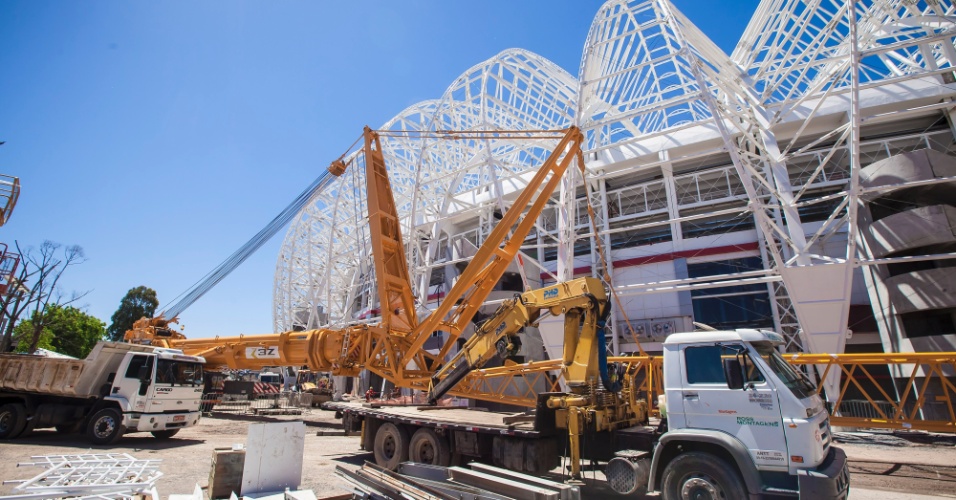 13.12.2013 - Governo federal divulgou imagens da obra do Beira-Rio, estádio de Porto Alegre para a Copa
