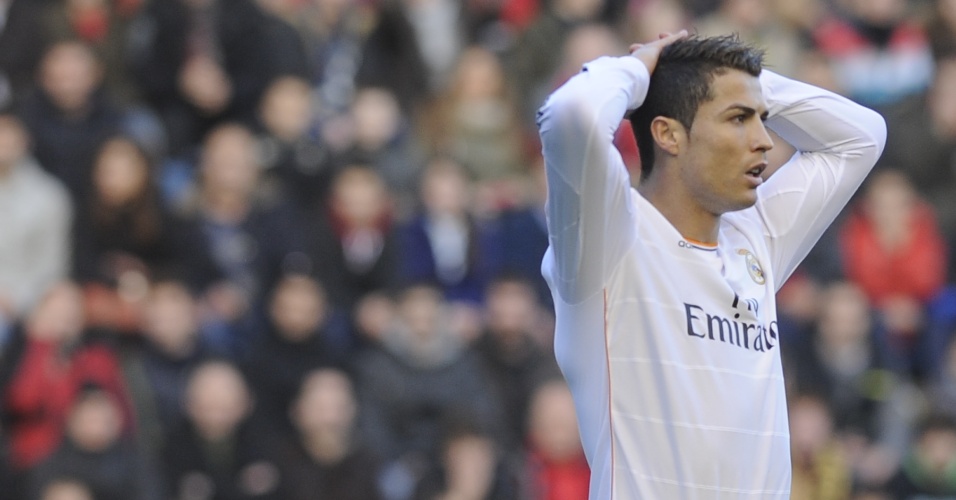 14.12.2013 - Cristiano Ronaldo lamenta oportunidade perdida pelo Real Madrid