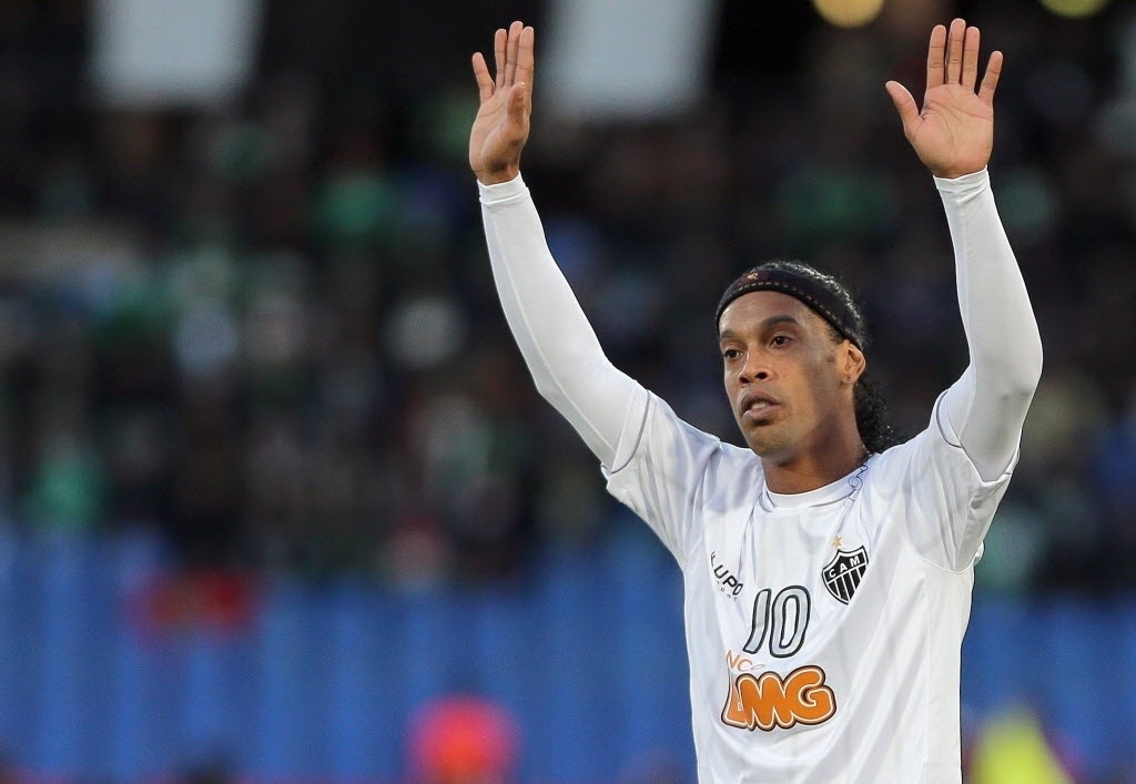 Ronaldinho comemora após empatar para o Atlético-MG (21.dez.2013)