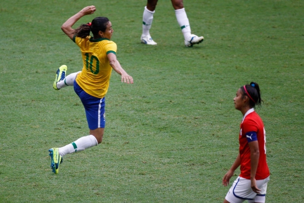 Marta celebra segundo gol da seleção na final contra o Chile