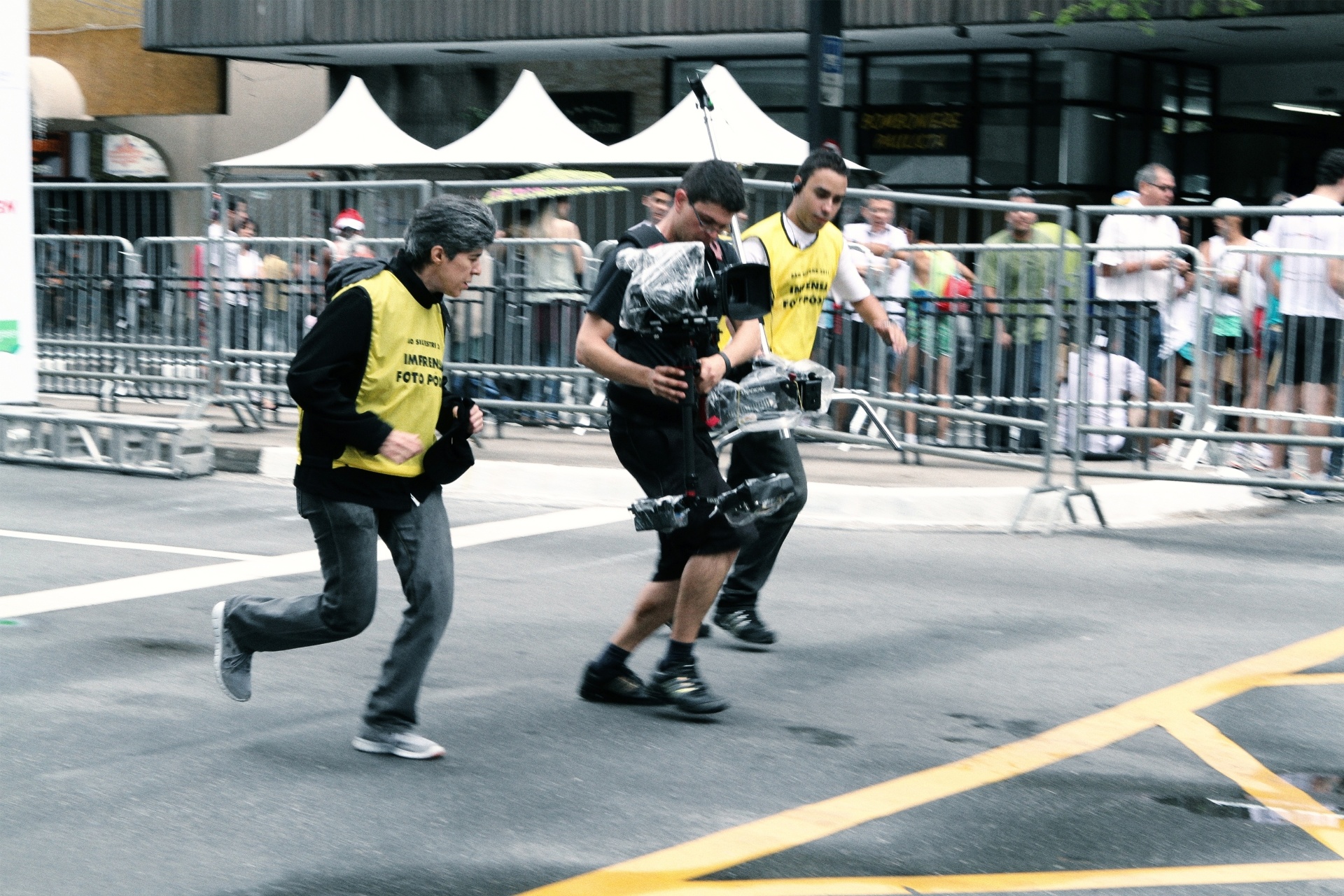 Imagens do documentário 'São Silvestre', da diretora Lina Chamie, que será lançado no dia 27 de dezembro nos cinemas - Divulgação