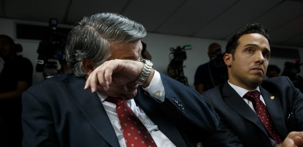 Manuel da Lupa aguarda o resultado do julgamento da Portuguesa no Pleno do STJD, no fim do ano passado - Daniel Marenco/Folhapress