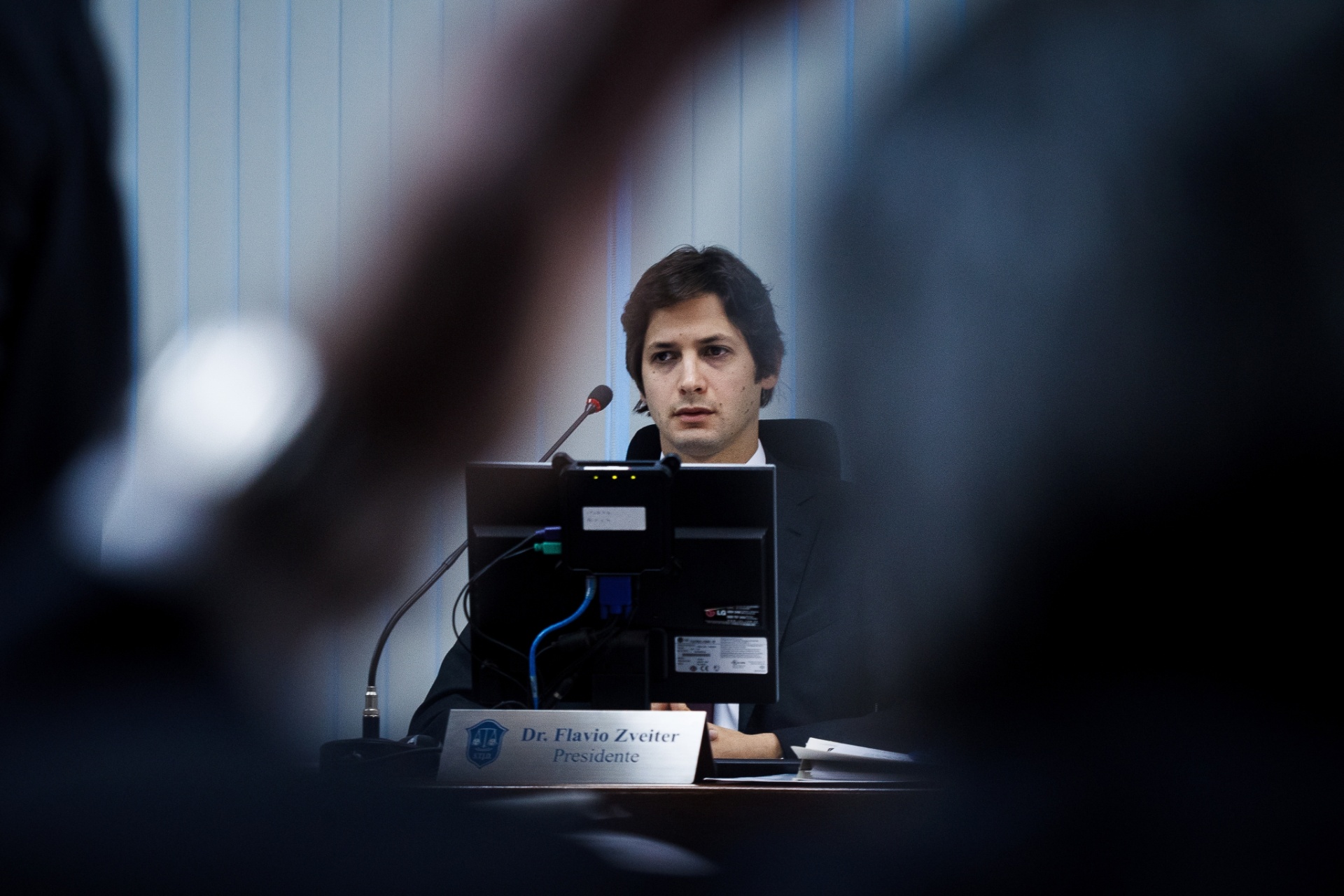 27.dez.2013 - Presidente do STJD, Flavio Zveiter, acompanha o julgamento dos recursos de Portuguesa, Cruzeiro, Vasco e Flamengo no Rio de Janeiro - Daniel Marenco/Folhapress