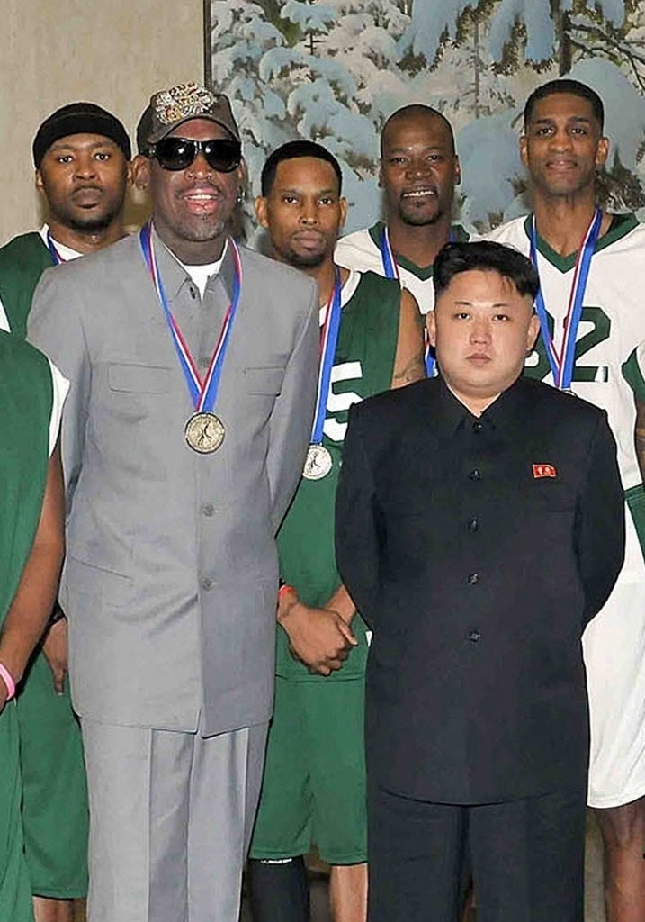 09.01.2014 - Dennis Rodman e ex-jogadores de basquete participam da comemoração do 31º aniversário de Kim Jong-un