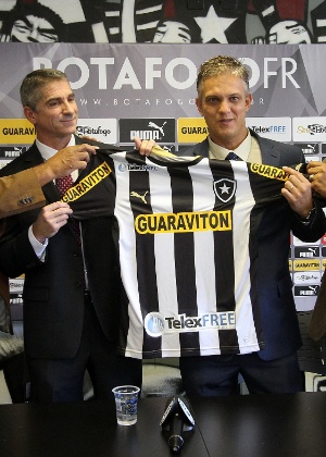 Botafogo apresenta TelexFree como patrocinadora com direito a presidente da empres americana - Vitor Silva / SSpress