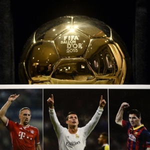 13.jan.2014 - Franck Ribéry, Cristiano Ronaldo e Lionel Messi são os concorrentes ao prêmio Bola de Ouro da Fifa de melhor jogador do mundo em 2013 - AFP PHOTO / FRANCK FIFE
