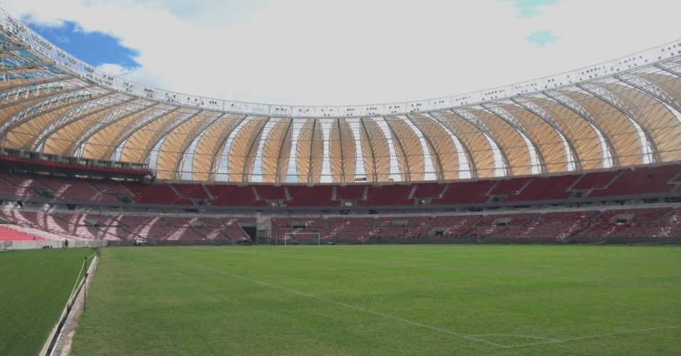 Inter e Andrade Gutierrez terminaram a instalação das folhas opacas da cobertura do estádio Beira-Rio (13/01/2014)