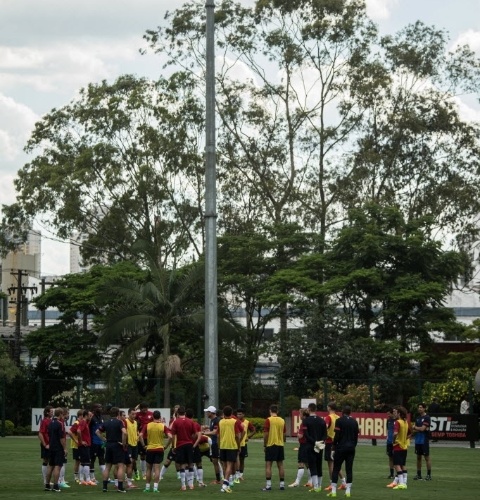 14.jan.2014 - Os EUA são a primeira seleção a treinar no país no ano da Copa do Mundo; nesta terça, 26 jogadores estiveram no CT do São Paulo
