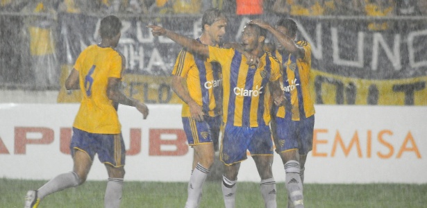 Felipe Garcia entrou no Pelotas no primeiro tempo e marcou dois gols que deram o título da Recopa - Marcelo Campos / MC10 / Divulgação