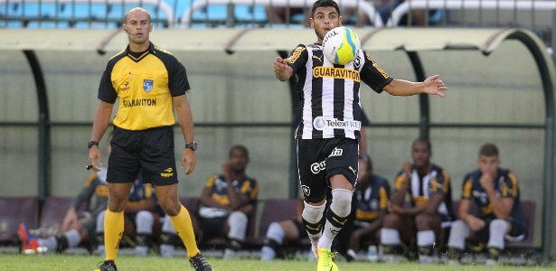 Lateral Lima teve chances em dois jogos do Botafogo na temporada, mas foi vaiado pela torcida - Satiro Sodré/SSPress