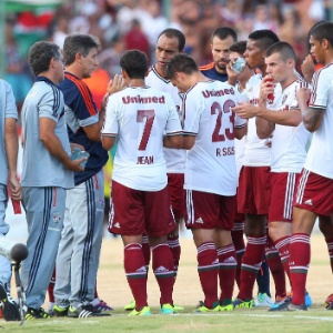 18.01.14 - Renato Gaúcho dá instruções aos jogadores do Flu na derrota diante do Madureira - Agência Photocamera