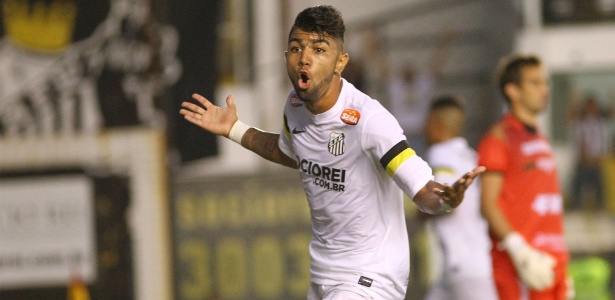Gabriel marcou o gol da vitória do Santos e se coloca como sombra para Damião em 2014 - MAURICIO DE SOUZA/ESTADÃO CONTEÚDO