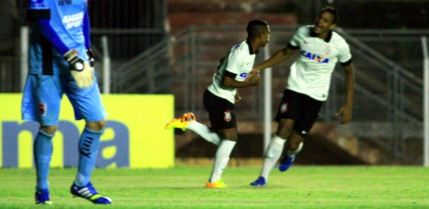 Malcom comemora gol pelo Corinthians contra o Paraná: time enfrenta o Fluminense na semi - ENNY CESARE/FUTURA PRESS/FUTURA PRESS/ESTADÃO CONTEÚDO