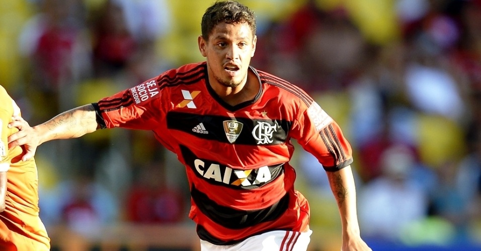 Carlos Eduardo participa de jogo do Flamengo contra o Audax, na estreia do time no Campeonato Carioca 2014