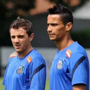 Saída de Montillo ao futebol chinês pode influenciar na permanência de Cícero na Vila Belmiro - undefined