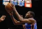 Durant ofusca show de Parker, Thunder bate Spurs e assume ponta no Oeste