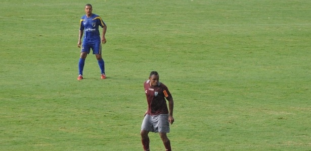 Atacante Obina fez o gol da difícil vitória americana sobre a URT, por 1 a 0, no Independência - Site do América-MG/Divulgação