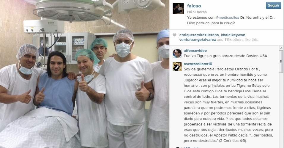 Falcao Garcia é operado em Portugal e posa ao lado da equipe de médicos