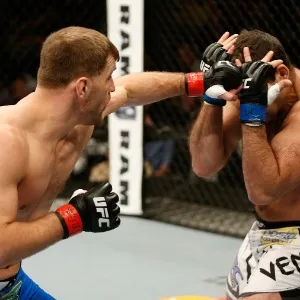 25.jan.2014 - Stipe Miocic golpeia o brasileiro Gabriel Gonzaga durante o UFC on FOX 10 - Josh Hedges/Zuffa LLC/Contributor