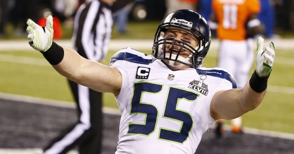 02.fev.2014 - Heath Farwell, linebacker do Seattle Seahawks, comemora vitória no Super Bowl XLVIII