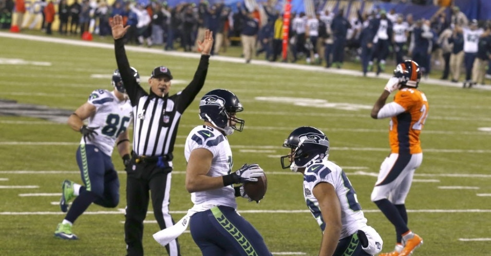 02.fev.2014 - Jermaine Kearse, do Seattle Seahawks, comemora touchdown anotado no Super Bowl XLVIII