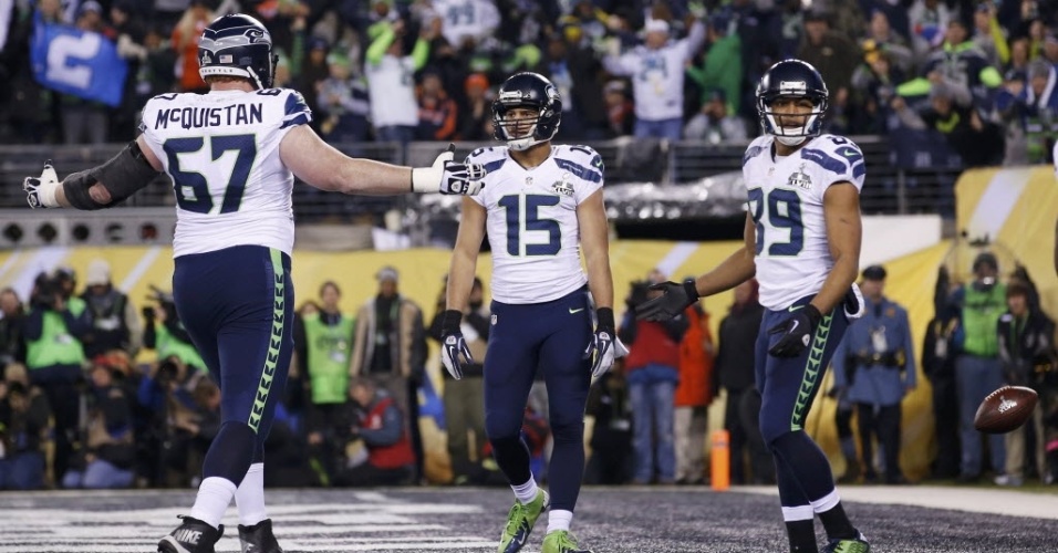 02.fev.2014 - Jogadores do Seattle Seahawks comemoram em fácil vitória no Super Bowl XLVIII