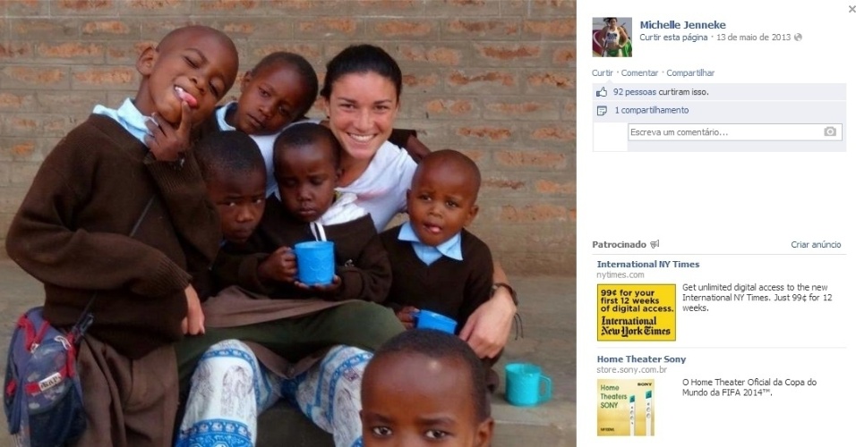 Atleta Michelle Jenneke faz visita à Tanzânia e posa com crianças carentes