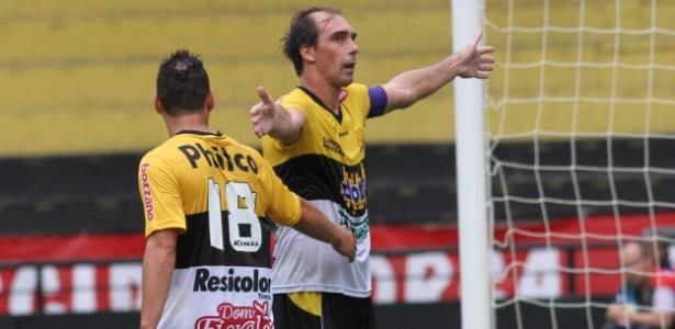 Paulo Baier comemora o gol da vitória do Criciúma diante do Brusque - Fernando Ribeiro / site oficial do Criciúma