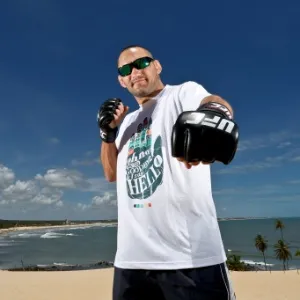 04.02.14 - "Eu penso que é justo lutar no Brasil considerando que a primeira luta entre a gente foi no meu país", lembra Henderson - Wander Roberto/Inovafoto