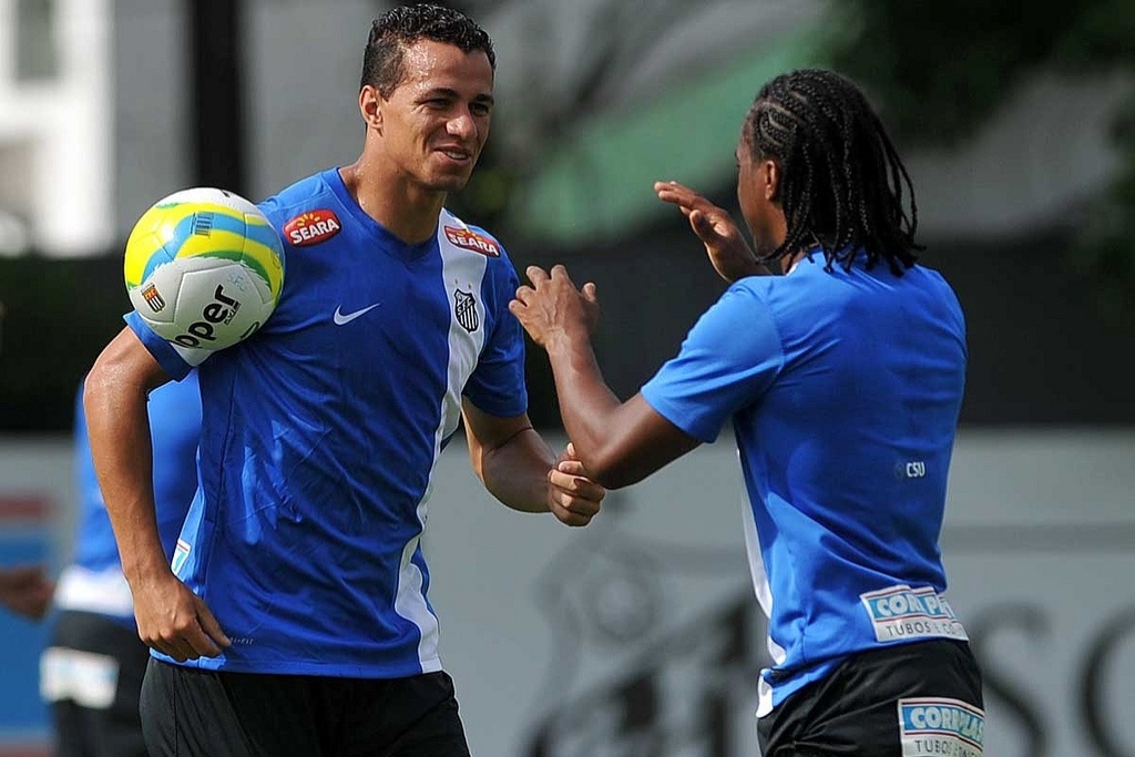 Leandro Damião estreia no Santos, que tem o melhor ataque do Paulista, com 13 gols marcados