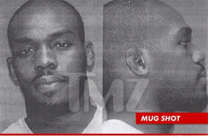 Jon Jones: O mais jovem campeão do UFC é mais um que logo que a fama chegou, perdeu-se e acabou tendo problemas com a lei. Em maio de 2012, ele bateu seu carro e acabou preso por dirigir embriagado. - Reprodução