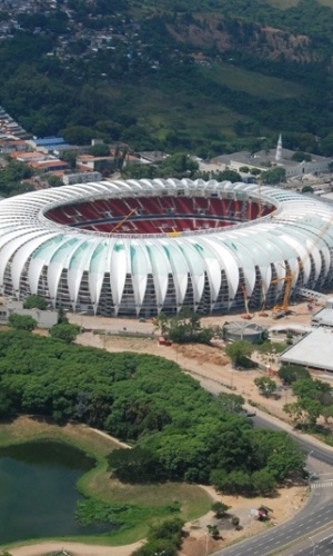 Vista aérea do estádio Beira-Rio que passa por reforma para a Copa do Mundo