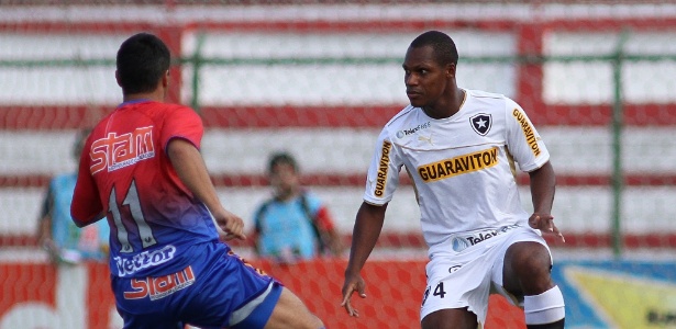 André Bahia é mais um jogador fora do Botafogo para a temporada 2015 - Vitor Silva/SSPress