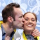 11.02.14 - Daniel Wende beija Maylin, sua mulher e parceira na patinação artística, após a dupla se apresentar em Sochi - Getty Images