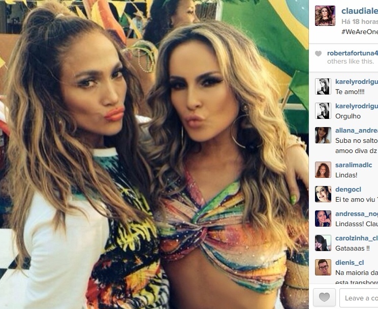 12.fev.2014 - Claudia Leitte posta foto ao lado de Jennifer Lopez na gravação do clipe de We Are One, música oficial da Copa-2014